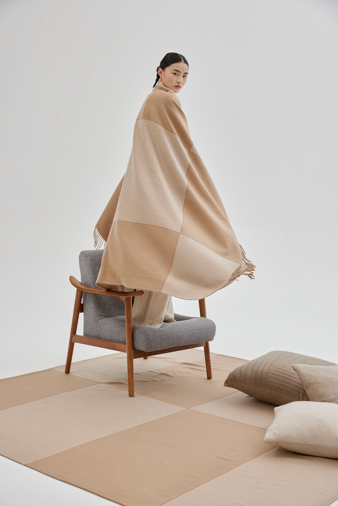 Two-tone color cashmere throw